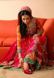Color Combo For Mehndi Lovely Hit Hit Hit Pakistani Bridal Dresses Latest Bridal Dresses Pakistani Bridal