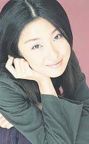 李維維（1976年2月19日 － ），台灣 女演員，曾經拍攝超過50支廣告，超過30支mv，成名作包括和郭富城拍攝的廣告小虎咖啡「受不了的酷」、鍾漢良mv〈orea〉、杜德偉mv〈絕不後悔〉，與王家衛簽約拍電影，與金城武合演《初纏戀後的2人世界》 ，李維維並也在王家衛首次監製的寫真集擔任女主角。 æŽç¶­ç¶­ ä¸­åœ‹ä¿¡è¨—å»£å'Šä¸­çš„å°å„ª Raindog ç—žå®¢é‚¦