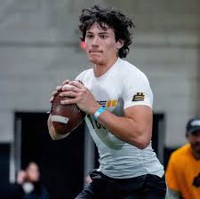BREAKING** 3⭐️ 2027 QB Jerry Meyer III from Waxahachie, TX commits to the Gamecocks! Jerry Meyer III is the type of QB Shane Beamer and the Gamecocks love; smart, poised, and ready