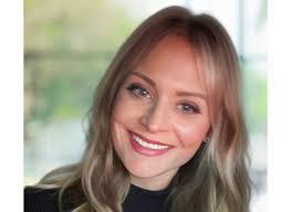 Amy Hunn's Instagram, Twitter & Facebook