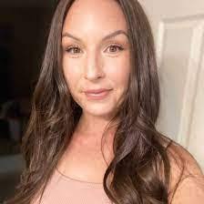 Arlene Wray's Instagram, Twitter & Facebook