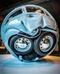 In Kugelform Gepresste Autos Kunstlerische Zweitverwertung Autos Autos Und Motorrader Super Autos