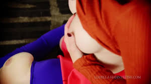 Ludella Hahn & Andrea Rosu: Vampire Daphne & Velma