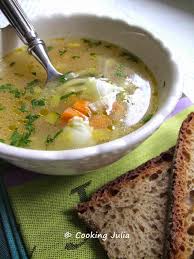 A La Maison Nous Aimons Beaucoup Les Ravioles De Romans Nature En Gratin Mais Aussi En Soupe Ici Elles Recette De Plat Bouillon De Legumes Plat Legume