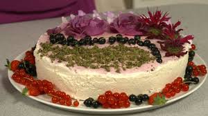 Traumjob schäferin an der ruhr land und lecker: Buttermilch Torte Rezepte Lecker Aufs Land Swr Fernsehen In 2021 Land Und Lecker Lebensmittel Essen Essen Und Trinken
