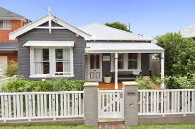 15 Moore Street Austinmer Sold Price Withheld Domain Com Au Facade House House Exterior Cottage Renovation