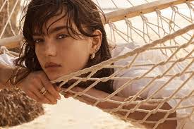 Jo Mudge's Instagram, Twitter & Facebook