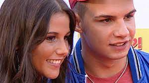 Jetzt zeigt ein video sarah und pietro beim innigen zungenkuss hinter den kulissen von dsds. Dsds 2011 Sarah Engels Und Pietro Lombardi Starten Ihre Weihnachtstour