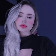 Kayla Forbes's Instagram, Twitter & Facebook