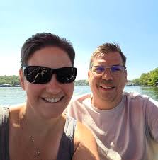 Where can I find a car wash that has free vacuums to use afterwards? I  could totally go inside and get quarters if need be but I'll have my kids  with me