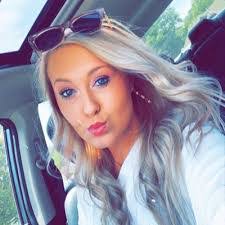 Carly Grace's Instagram, Twitter & Facebook