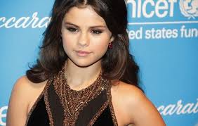 Collection with 12725 high quality pics. Magazin Cover Selena Gomez Zeigt Sich Oben Ohne