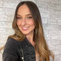 Cara Moschetti's Instagram, Twitter & Facebook