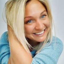 We proudly present: Unser neues Promo-Video. Ein kleiner Auszug aus unserem  vielseitigem Repertoire. Ob bei Festen, Hochzeiten oder Bällen es ist für  jeden Anlass etwas dabei. Book now: vierkant-band@hotmail.com Danke an  Daniel