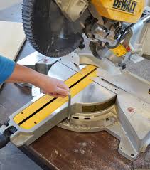 How do you unlock a dewalt sliding miter saw? Dewalt Dws780 12 Dual Bevel Compound Miter Saw Review Her Tool Belt