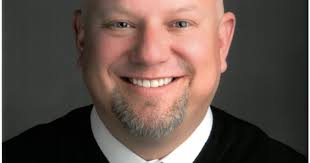 OPINION: Love at the courthouse: Metro Court recognizes 25 years of  Valentine's Day weddings