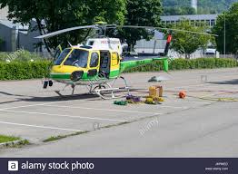 The airbus as350 b3 outclasses all other single engine helicopters for performance, versatility, safety, competitive acquisition & maintenance costs. Aerospatiale Eurocopter As350 B3 Ecureuil Airbus Hubschrauber H125 Landete Auf Einem Parkplatz Bereit Fur Die Guterbeforderung Swiss Helicopter Ag Livree Stockfotografie Alamy