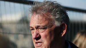 Irish presidential candidate Peter Casey suspends campaign over Traveller  comments
