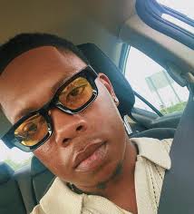 Malik Doss (@givenchy_xclusive) • Instagram photos and videos