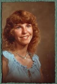 I'm 14 and want my mom to take me to the hairstylist so I can have Farrah  hair! These ladies are beautiful!!