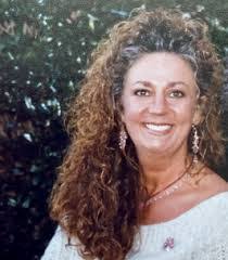 Dede Hunt's Instagram, Twitter & Facebook