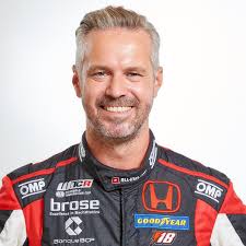 Juli 1976 in porto) ist ein portugiesischer. Wtcr Star Monteiro Mit Gaststart Im Honda Beim Saisonfinale Lsr Freun De