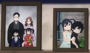please stan spinner — so apparently the photo where the family is in...