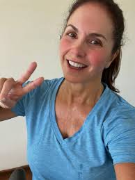 @Lucero 🥰🩵💪 Besos para el fin de semana. Disfruten todo lo que hagan.  Los momentos no regresan. HERMOSA nuestra reina en su rutina de ejercicios  #LuceroFitness #TodoPorqueHoyEsViernes #Lucero ...