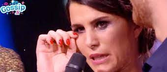 Check spelling or type a new query. Karine Ferri Extremement Affectee Par La Polemique De Ses Photos Dans Tpmp Gossip