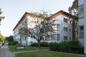 Jetzt digital zur gemeindewohnung die stadt erleichtert den weg zur neuen wohnung im gemeindebau. Die Weisse Stadt In Berlin Ikone Des Siedlungsbaus