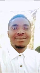 Times360Malawi Bambo wa zaka 68, a Maulana Nkhoma wafa atagundidwa ndi  galimoto pa malo ochitira malonda a Chinkhoma m'boma la Kasungu.  Wothandizira kwa wofalitsa nkhani za apolosi m'bomali, a Chifundo Nedi wati