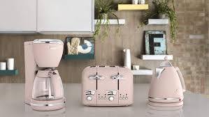 Single serve coffee makers that make great coffee just using ground coffee. This Millennial Pink Coffee Machine Is A Kitchen Must Have Livingetc