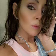 Kimberly Autry's Instagram, Twitter & Facebook