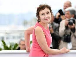 Check spelling or type a new query. Nicoletta Braschi Come Sta La Moglie Di Benigni Incidente Prima E Dopo