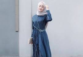 Model baju batik wanita terbaru. 4 Model Gaun Pesta Muslim Cantik Dan Menginspirasi Okezone Lifestyle