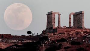 Why does the supermoon appear larger than other full moons? What S The Best Time To See The Pink Supermoon Khou Com