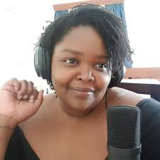 Who's that one pop artist whose songs always get you in the right mood. You  know where to catch him 😊 #KissDrive from home, with @thatchicklyndan