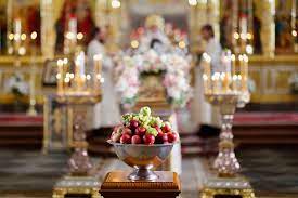 It has also been hypothesized that the first chapter of the gospel of john alludes to it.in these accounts, jesus and three of his apostles, peter, james, and john, go to a mou. Preobrazhenie Gospodne Prazdnik Preobrazheniya Nashej Dushi