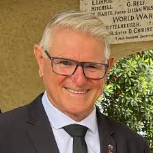 Tonight's image from Picture Bundaberg is of Bourbong Street in 1930.  Bourbong Street is the main street of Bundaberg. The Royal Hotel and Post  Office are