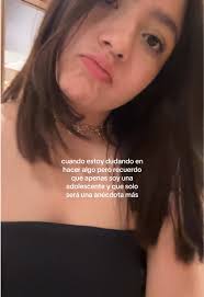 Niña Adolescente Cuenta