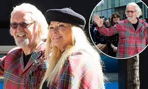 Sir Billy Connolly Leads The Tartan Day Parade With Wife Pamela Stephenson In Nyc Daily Mail Online