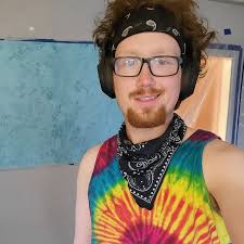 Where to find logs for growing edible mushrooms in Laramie?