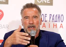 Tunnistaisitko Arnold Schwarzeneggeriä, 71, tuoreimmasta kuvasta? "Mikä  muutos"