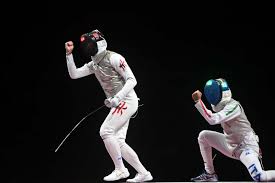 事隔 26 年，張家朗憑著劍擊男子花劍個人賽擊敗意大利 daniele garozzo 對手，勇奪香港體壇史上第二面奧運金牌! Josi2xifdrlsqm
