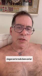 É chocante e assustador imaginar que num país, onde Roubar o povo é  normalizado, um COMEDIANTE seja Condenado. PQP!!! Que tristeza.