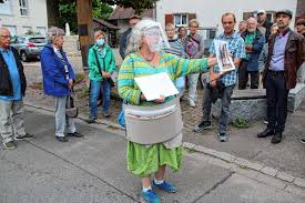 Beide spielerinnen sind mit ihrem team damen ii im sommer 2015 von der kreisliga b in die kreisliga a aufgestiegen. Efringen Kirchen Die Kirchener Und Die Juden Efringen Kirchen Verlagshaus Jaumann