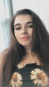 Leah Ingraham's Instagram, Twitter & Facebook