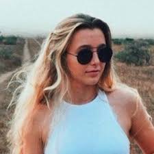 Emma Chamberlain Black And Blond Hair Emma Chamberlain 10 Of 10 Emma Chamberlain Chamberlain Emma
