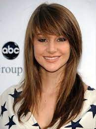 Lange Haare Stufen Schrager Pony Frisur Lange Haare Pony Frisuren Haarschnitte Haarschnitt