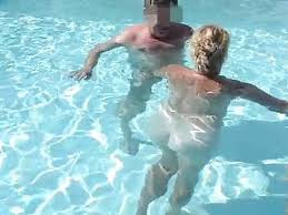 Toute la famille est(heureux), et le chat est(triste) maman ne donne pas de gat à mistigri. Piscine Porn Videos Xfantasy